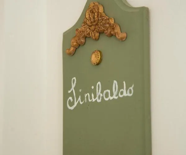 Dimora Sinibaldi 住宿加早餐酒店 4*