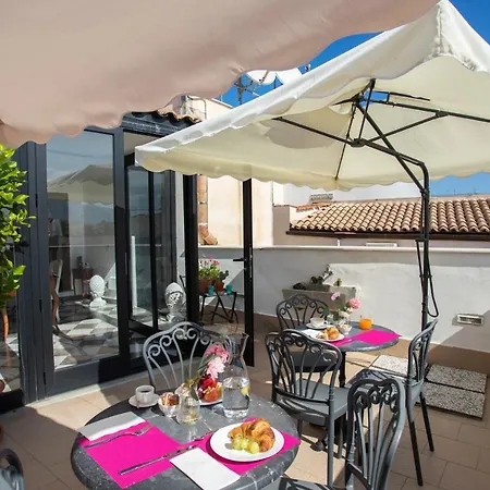 Dimora Sinibaldi Bed & Breakfast 4*