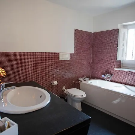 فندق مبيت وإفطار Dimora Sinibaldi 4*