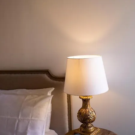 فندق مبيت وإفطار Dimora Sinibaldi 4*