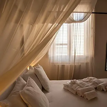 فندق مبيت وإفطار Dimora Sinibaldi 4*