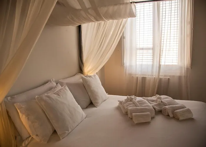 Dimora Sinibaldi Bed & Breakfast 4*