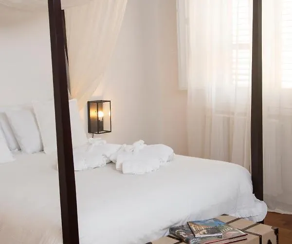 Dimora Sinibaldi Bed & Breakfast 4*