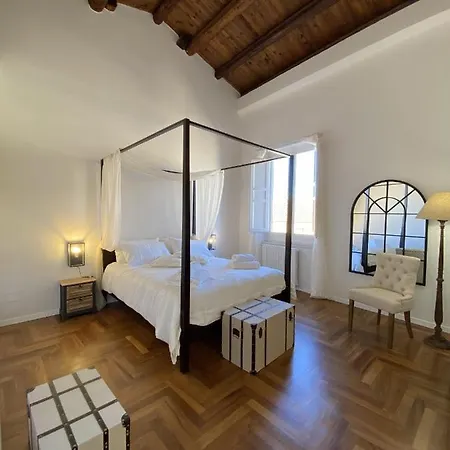 Dimora Sinibaldi Bed & Breakfast 4*